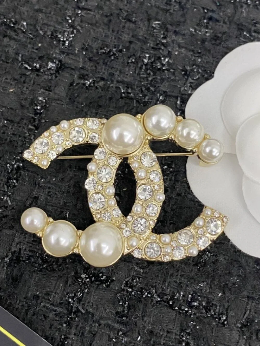 ✨ Chanel Gold Brooch